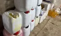 Un bărbat din capitală - cercetat, după ce ar fi comercializat produse chimice contrafăcute de până la 100 de mii de lei. Poliția vine cu detalii - VIDEO