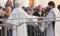 Curtea Catedralei Mitropolitane Nașterea Domnului, plină de enoriași. Oamenii au mers la biserici și mănăstiri pentru a asista la liturghie și a lua aghiasma mare - VIDEO