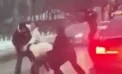 Ring de box pe o stradă din capitală. Șase persoane s-au luat la bătaie, după un conflict izbucnit între șoferi. Scene, surprinse de martori - VIDEO