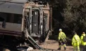 Un nou accident feroviar în Spania: Un tren a lovit un zid prăbuşit peste calea ferată în Catalonia - VIDEO