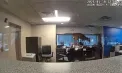Polițiștii chemați să intervină la sediul unei bănci din statul New York după declanșarea alarmei au avut parte de o surpriză. Cine era în clădire - VIDEO