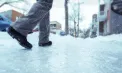 Drumurile și trotuarele, transformate în patinoare. Recomandările IGSU: „Evitați deplasările neesențiale”