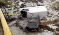 Accident grav la Ialoveni. Un microbuz și o mașina au căzut de pe pod și au ajuns într-un șanț. Pomperii au intervenit - FOTO