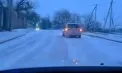 O femeie și copilul ei, blocați în trafic cu automobilul, la Orhei. Polițiștii au intervenit - VIDEO