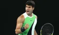 Carlos Alcaraz, impecabil la patru ace, își etalează trofeul după Australian Open și anunță un tatuaj simbolic după victoria istorică în fața lui Novak Djokovic - VIDEO