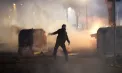 Ciocniri violente pe străzile din Torino: zeci de protestatari arestați și polițiști răniți după manifestația împotriva închiderii unui centru cultural al stângii - VIDEO