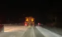 „Noapte albă” pentru drumari: Au intervenit în toată țara pentru tractarea și deblocarea mai multor mașini și camioane, rămase împotmolite sau derapate din cauza poleiului - VIDEO