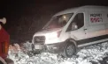 Camioane, microbuze și ambulanțe - blocate pe drumuri din cauza poleiului și a ghețușului: Salvatorii au intervenit în peste 50 de cazuri în ultimele ore - FOTO 
