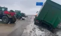 Starea drumurilor din țară: Camioane și o autospecială de răspândire a materialului antiderapant au derapat la Anenii Noi și Ceadîr-Lunga - VIDEO 