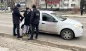 Instructor auto din Bălți, reținut în flagrant pentru trafic de influență: ar fi cerut 900 de euro pentru obținerea permisului de conducere - FOTO