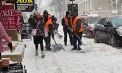 Chișinău sub nămeți: echipele municipale și voluntarii acționează neîntrerupt pentru deszăpezirea străzilor, trotuarelor și stațiilor de transport public - FOTO/VIDEO