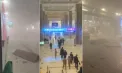 Aeroportul din Dubai, avariat de riposta Iranului. Patru oameni răniți, călători evacuați și clădire plină de fum. Imagini din interior - VIDEO