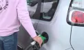 Războiul din Orientul Mijlociu lovește piața carburanților: benzina se apropie de 25 de lei în Moldova, iar în Europa și Asia șoferii stau la cozi de teamă că prețurile vor exploda - VIDEO