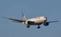 O companie aeriană își reduce din zboruri pe fondul unui scenariu îngrijorător: prețul petrolului va rămâne peste 100 de dolari pe baril până în 2027