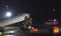 Accident grav pe un aeroport din New York: Un avion s-a ciocnit cu o mașină de pompieri în timp ce ateriza pe pistă. Patru persoane au fost rănite - VIDEO 