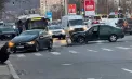 Accident în capitală: Două mașini s-au ciocnit violent. Imagini de la locul impactului - VIDEO