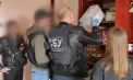 Trei kilograme de droguri - trimise prin poștă din Kazahstan spre Moldova și expediate în Ucraina. Învinuiții – trimiși în judecată. Schema pusă la cale de doi moldoveni - VIDEO