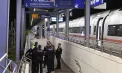 12 persoane au fost rănite după ce un tânăr a detonat mai multe dispozitive explozive într-un tren din Germania - FOTO