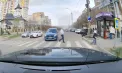 Un șofer din capitală a intrat pe contrasens, nu a cedat trecerea pietonilor și s-a lovit de alte mașini. Momentul - surprins de o cameră de bord. Ce spune poliția - VIDEO