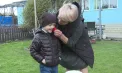 Paștele adună familiile la masa de sărbătoare și umple casa de oaspeți: Cu bucate tradiționale, oamenii au ciocnit ouă și au spus Hristos a Înviat - VIDEO