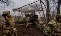 Experiment ucrainean în timpul armistițiului: trei prizonieri ruși îmbrăcați neutru și cu steaguri albe, eliberați pe linia frontului. Cum i-a tratat armata rusă