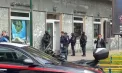 Alertă în Napoli: 25 de persoane luate ostatice în timpul unui jaf o bancă - VIDEO