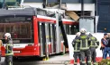 Incident grav în Austria: Un mort şi mai mulţi răniţi după ce un troleibuz a intrat într-un supermarket din Salzburg