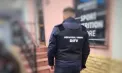 Percheziții la Chișinău: Un bărbat a fost reținut, fiind bănuit de contrabandă cu droguri vândute ca „suplimente de slăbire” - VIDEO