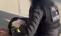 Droguri de jumătate de milion de lei, ascunse într-un pachet de cafea. Un tânăr din Bălți, plasat în arest - VIDEO