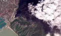 Incendiu de proporții la un terminal petrolier din Tuapse: poluare severă, fum dens și ploaie „din picături de petrol” după un atac cu drone ucrainene - VIDEO