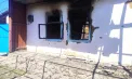 Incendiu la Ialoveni. O casă a ars în totalitate, după ce un bărbat a fumat în locuință. Acesta a suferit arsuri