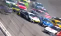 Haos total în NASCAR: accident uriaș cu 26 de mașini implicate după o coliziune pornită de liderul cursei - VIDEO