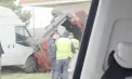 Accident violent la Glodeni: un automobil s-a răsturnat după ce s-a lovit cu un microbuz. Ambele vehicule au fost proiectate într-o stație de pasageri - VIDEO
