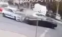 Momentul accidentului de pe strada Alba Iulia din capitală, în care a fost implicată și o mașină de la o școală auto, a fost surprins de camerele de supraveghere – VIDEO