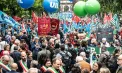 Ziua Internațională a muncii, marcată prin proteste în mai multe țări din Europa. Mii de persoane au ieșit în stradă cerând salarii mai mari, condiții de muncă mai bune și măsuri împotriva scumpirilor - VIDEO