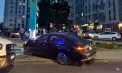 Accident grav pe strada Grenoble din Chișinău: o mașină a intrat într-un panou de prețuri la carburanți. Cel puțin o persoană rănită - FOTO