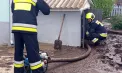 Ploile puternice au provocat inundații în mai multe regiuni din Moldova: salvatorii au evacuat apa din gospodării și au deblocat drumurile - FOTO