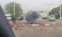 Un șofer băut din stânga Nistrului s-a răsturnat cu mașina, după ce a intrat pe contrasens și s-a izbit de bordură. Momentul surprins de camerele de supraveghere - VIDEO