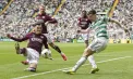 Celtic a profitat și a cucerit dramatic titlul în Scoția, după ce a învins-o cu 3 la 1 pe Hearts, iar după golul 3 al gazdelor suporterii au invadat terenul - VIDEO
