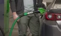 Benzina se scumpește, iar motorina se ieftinește joi. Noile prețuri la carburanți în Republica Moldova stabilite de ANRE - FOTO