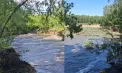 Drumul de acces spre plaja de pe malul râului Prut, din cartierul Ungheni Vale, este temporar inaccesibil din cauza ploilor torențiale - FOTO/VIDEO