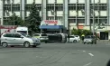 Accident la un sens giratoriu din Chișinău: o mașină s-a răsturnat, iar traficul este îngreunat. Imagini de la locul impactului - FOTO/VIDEO