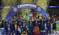 Parisul în sărbătoare totală: PSG revine acasă cu trofeul Ligii Campionilor și este întâmpinat de o mare de fani la Turnul Eiffel și Parc des Princes - VIDEO
