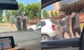 „O să te învăț a merge”: Un șofer și un motociclist și-au împărțit pumni în plină stradă, la Chișinău - VIDEO