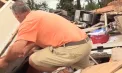 Haos după tornadele care au măturat suburbii de lângă Chicago. Un cameraman aflat la fața locului a intervenit pentru a salva un localnic - VIDEO