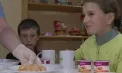 De la rafturile magazinelor la centrele de plasament: produsele care riscau să fie aruncate hrănesc acum copii și vârstnici vulnerabili - VIDEO