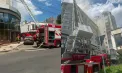 Incendiu într-un bloc din Chișinău: o mansardă a luat foc. Locatarii, inclusiv copii au fost evacuați. Două persoane au primit îngrijiri medicale - FOTO