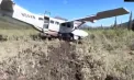 Un pasager a surprins imagini din interiorul avionului în timpul unei aterizări de urgență într-o zonă izolată din Alaska - VIDEO