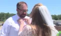 Au spus „DA” de nouă ori, în nouă state americane: povestea mirilor care și-au transformat nunta într-o aventură de 53 de zile - VIDEO