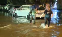 Bucureștiul, sub ape după ploile torențiale: străzi transformate în râuri, mașini abandonate și trafic paralizat în mai multe zone - VIDEO
